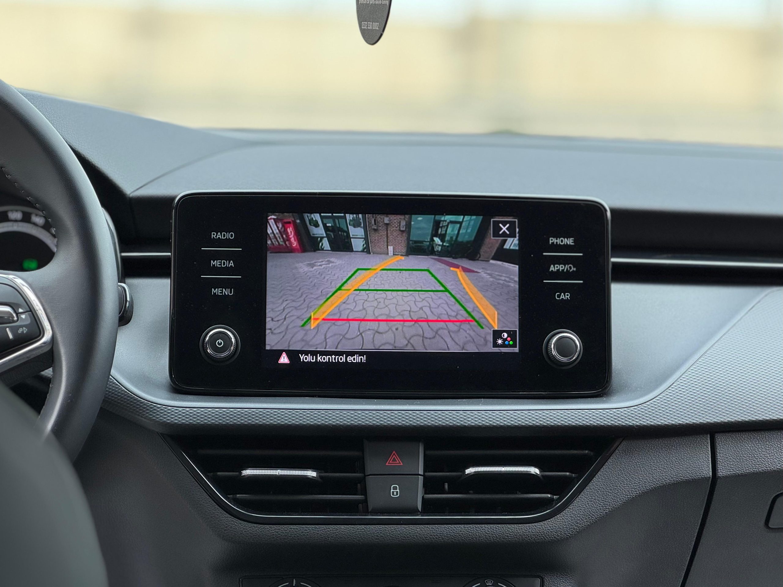 Skoda Kamiq (NW4) Orjinal Yıkama Özellikli Geri Görüş Kamera Sistemi - Görsel 2
